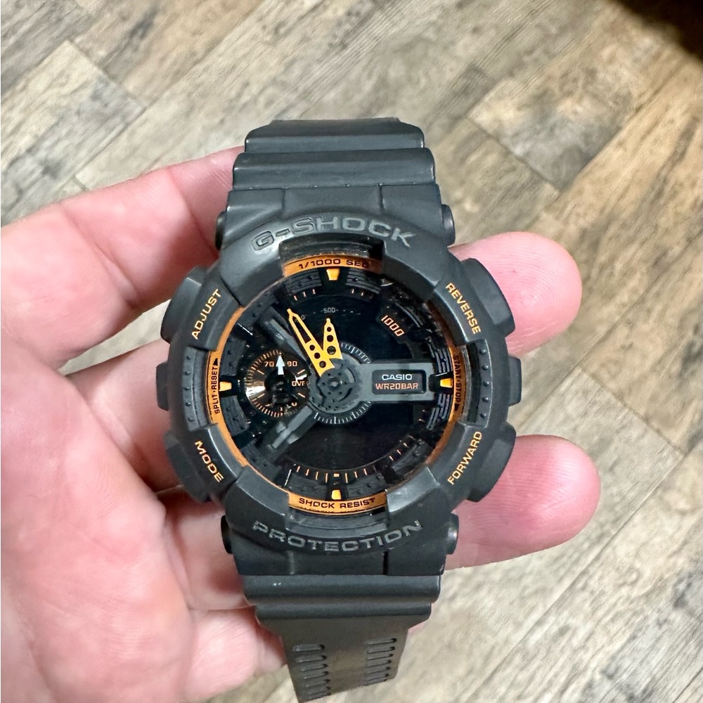 Casio Men's GA-110 XL Series G-Shock Quartz 200M WR Shock Resistant Watch